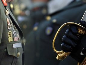 ΘΕΜΑΤΑ ΕΝΟΠΛΩΝ ΔΥΝΑΜΕΩΝ ΚΑΙ ΣΩΜΑΤΩΝ ΑΣΦΑΛΕΙΑΣ